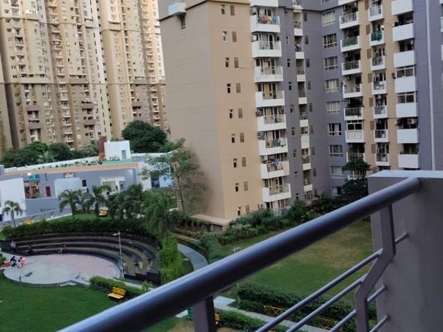 Resale | 3.5 BHK + 2435 Sq.Ft. Apartment in 3C Lotus Boulevard Espacia