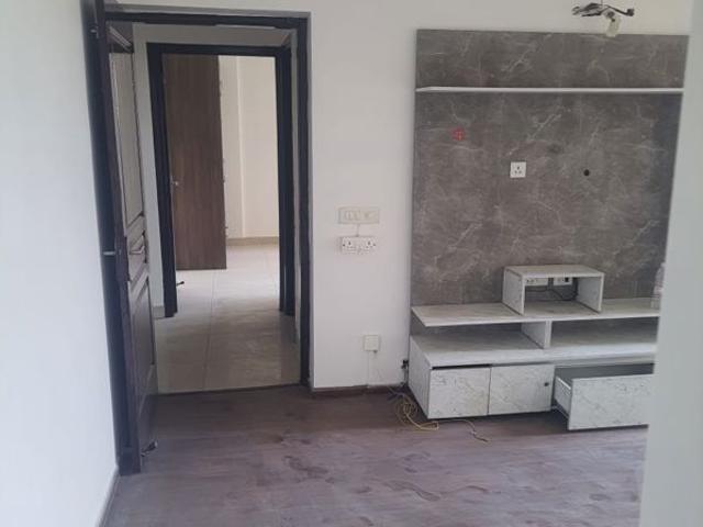 Resale | 3.5 BHK 2442 Sq.Ft. Apartment in Mahindra Aura