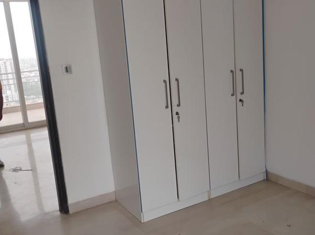 Resale | 3.5 BHK + 2450 Sq.Ft. Apartment in Puri Emerald Bay