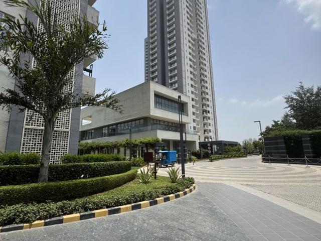 Resale | 3.5 BHK + 2509 Sq.Ft. Apartment in Emaar Digi Homes