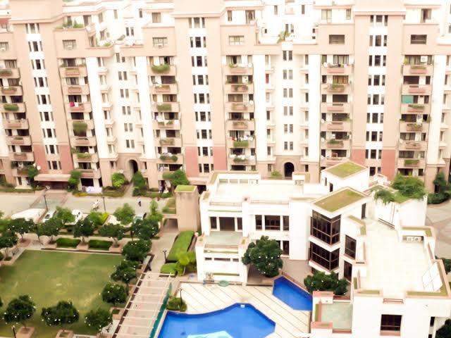 Resale | 3.5 BHK + 2600 Sq.Ft. Apartment in Ambience Island
