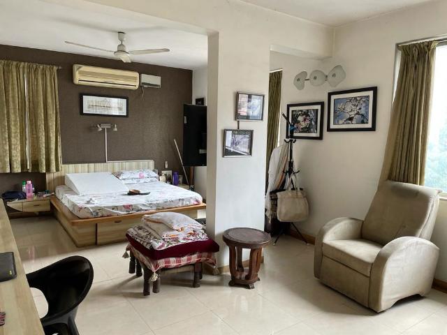 Resale | 3.5 BHK + 2600 Sq.Ft. Apartment in Ramesh Hermes Grand Stand
