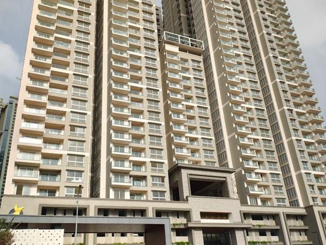 Resale | 3.5 BHK + 2710 Sq.Ft. Apartment in Prestige Clairemont