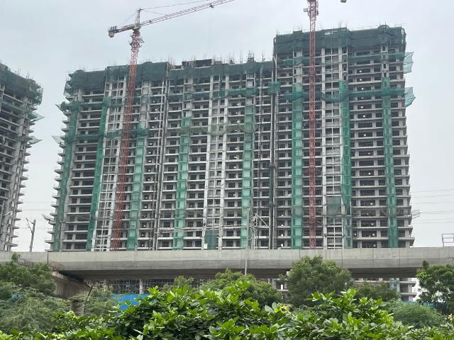 Resale | 3.5 BHK + 2800 Sq.Ft. Apartment in Godrej Jardinia