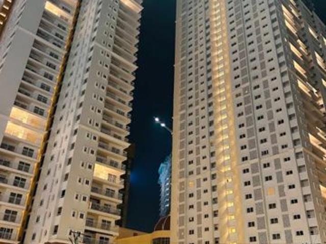 Resale | 3.5 BHK + 2944 Sq.Ft. Apartment in Prestige Clairemont