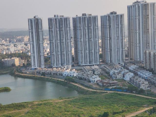 Resale | 3.5 BHK + 3030 Sq.Ft. Apartment in Vasavi Atlantis