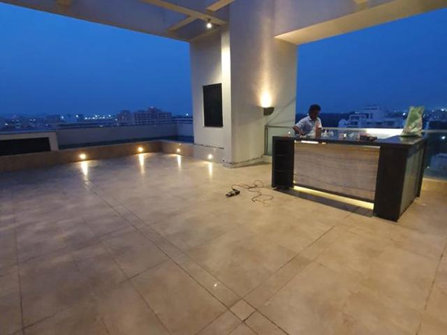 Resale | 3.5 BHK 3380 Sq.Ft. Penthouse in Lunkad Sky Vie