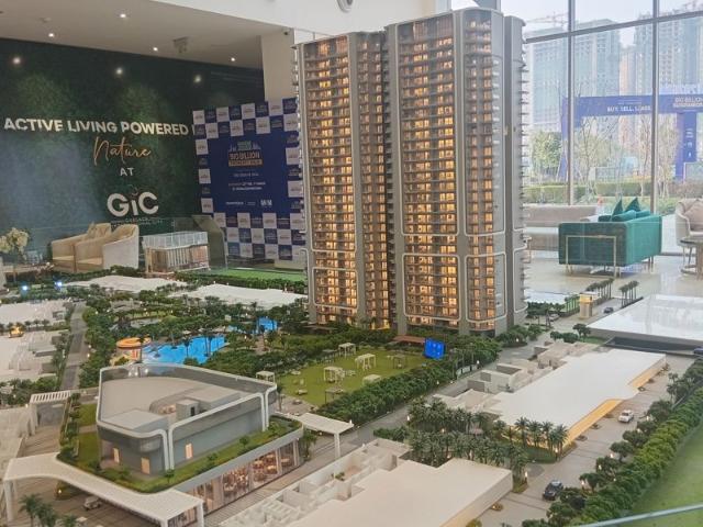 Resale | 3.5 BHK 3500 Sq.Ft. Apartment in Smart World 113