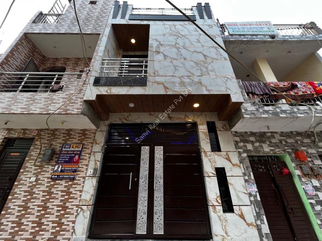 Resale | 3.5 BHK 350 Sq.Yd. Independent House in Dlf Ankur Vihar
