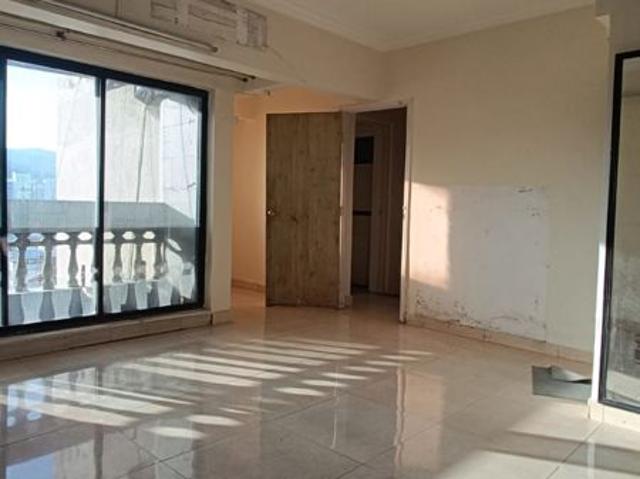 Resale | 3.5 BHK + Extra Room 1800 Sq.Ft. Apartment in Nilgiri Tower