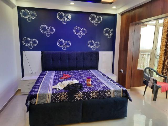 Resale | 3.5 BHK + Extra Room 1925 Sq.Ft. Apartment in Windsor Paradise 2