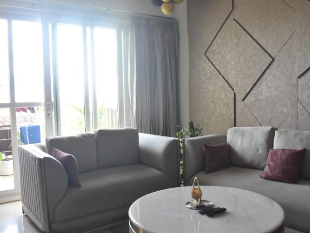Resale | 3.5 BHK + Extra Room 1995 Sq.Ft. Apartment in Emaar The Palm Drive Palm Studios