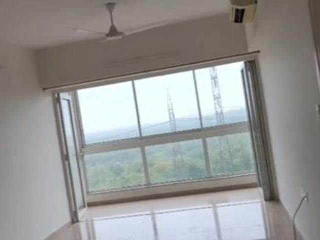 Resale | 3.5 BHK + Extra Room 1125 Sq.Ft. Apartment in Godrej The Trees