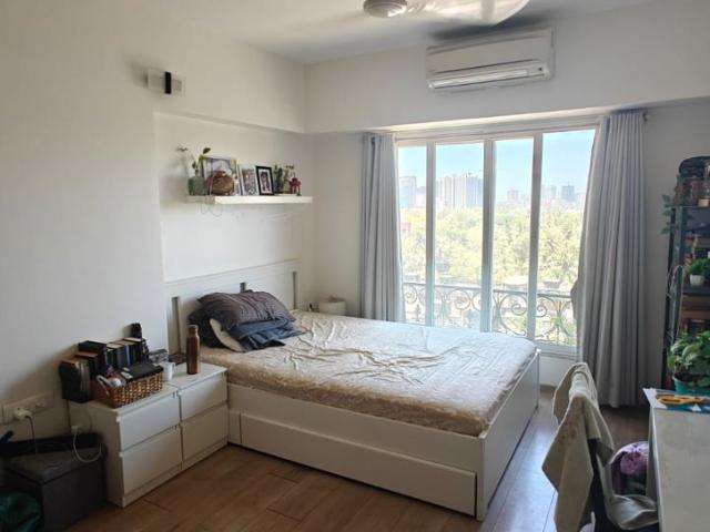 Resale | 3.5 BHK + Extra Room 1255 Sq.Ft. Apartment in Kanakia Paris