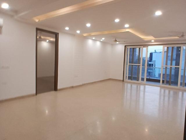 Resale | 3.5 BHK + Extra Room 2781 Sq.Ft. Apartment in Ambience Creacions