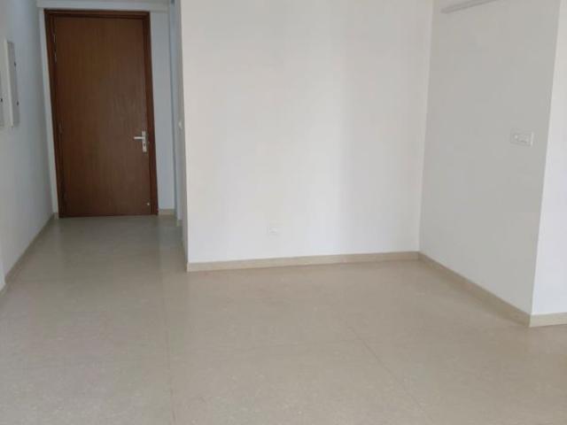 Resale | 3.5 BHK + Extra Room 2800 Sq.Ft. Apartment in Godrej Tropical Isle