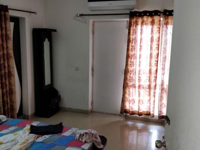 Resale | 3.5 BHK + Pooja Room,Servant Room 1709 Sq.Ft. Apartment in Shiv Sai Ozone Park