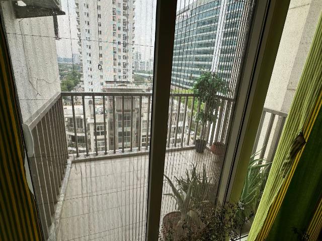 Resale | 3.5 BHK + Pooja Room,Servant Room 1998 Sq.Ft. Apartment in Emaar MGF The Palm Drive Studios