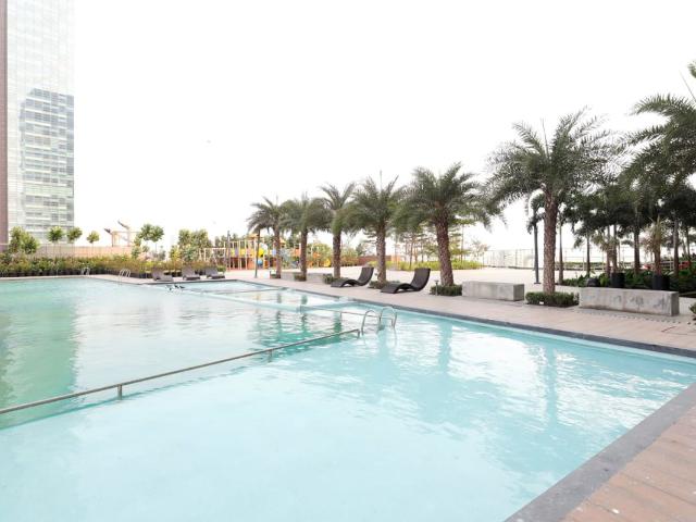 Resale | 3.5 BHK + Pooja Room,Servant Room 2000 Sq.Ft. Apartment in Kohinoor Square Altissimo