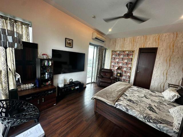 Resale | 3.5 BHK + Pooja Room,Servant Room 2108 Sq.Ft. Apartment in Supreme Belmac Residences D
