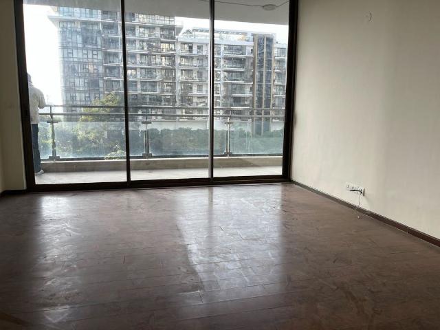 Resale | 3.5 BHK + Pooja Room,Servant Room 3000 Sq.Ft. Apartment in M3M Golf Estate Fairway West