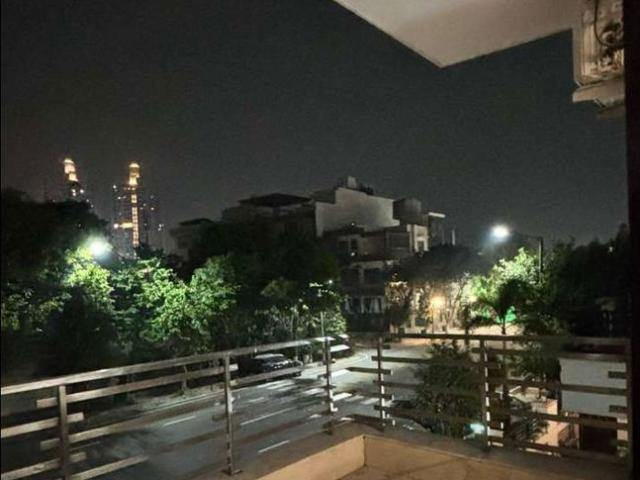Resale | 3.5 BHK + Pooja Room,Servant Room,Store Room 211 Sq.Mt. Independent House in RWA Apartments