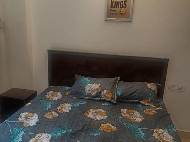 Resale | 3.5 BHK + Pooja Room,Servant Room,Study Room,Extra Room 1900 Sq.Ft. Apartment in JMD Gardens