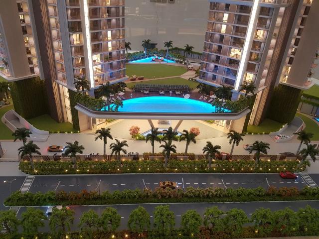 Resale | 3.5 BHK + Pooja Room,Servant Room,Study Room,Extra Room 2920 Sq.Ft. Apartment in Landmark Skyvue
