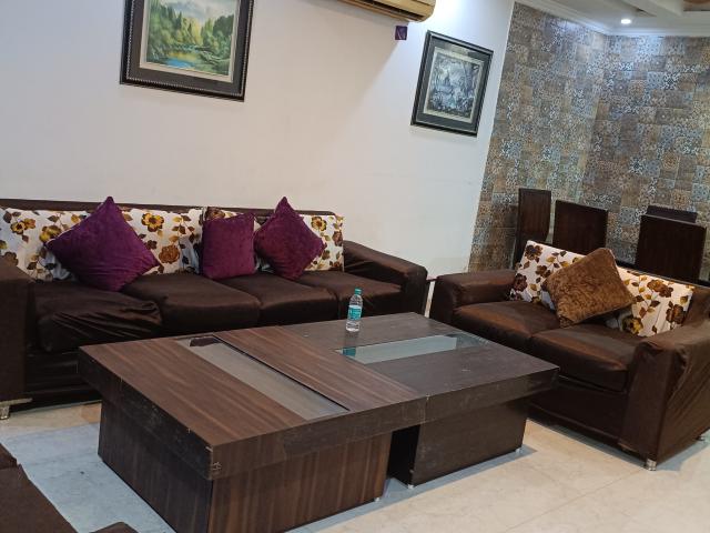 Resale | 3.5 BHK + Pooja Room,Servant Room,Study Room,Extra Room 500 Sq.Yd. Independent House in Mishra Property