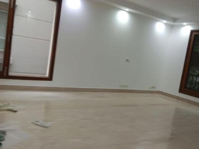 Resale | 3.5 BHK + Pooja Room,Servant Room,Study Room,Extra Room 566 Sq.Yd. Independent House in Maharani Bagh