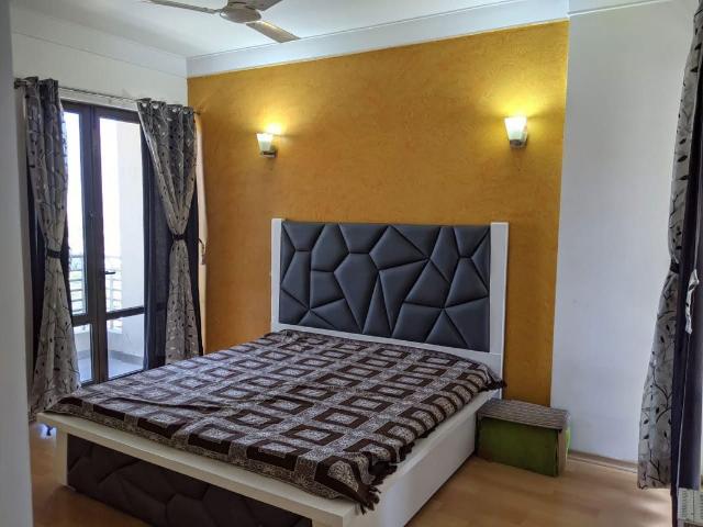 Resale | 3.5 BHK + Pooja Room,Servant Room,Study Room,Extra Room,Basement,Store Room 1877 Sq.Ft. Apartment in Unitech Fresco