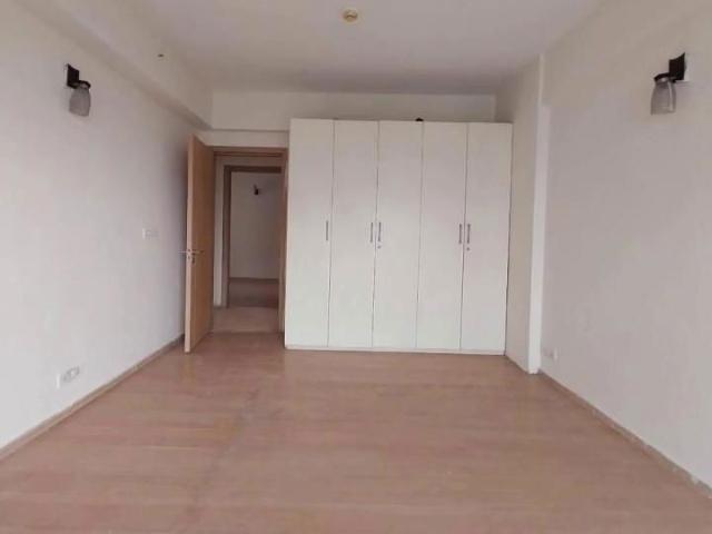 Resale | 3.5 BHK + Pooja Room,Servant Room,Study Room 1935 Sq.Ft. Apartment in DLF New Town Heights II