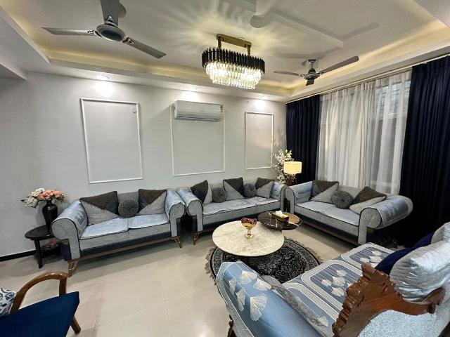 Resale | 3.5 BHK + Pooja Room 1895 Sq.Ft. Apartment in Aditya Mega City