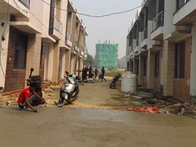 Resale | 3.5 BHK + Pooja Room 1900 Sq.Ft. Villa in Green Valley