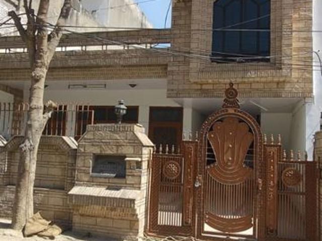 Resale | 3.5 BHK + Pooja Room 250 Sq.Yd. Independent House in Sector 9