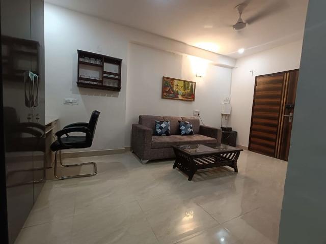 Resale | 3.5 BHK + Pooja Room 2700 Sq.Ft. Apartment in Unitech Harmony