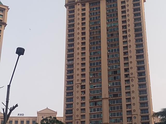 Resale | 3.5 BHK + Pooja Room 2175 Sq.Ft. Apartment in Hiranandani Glen Dale