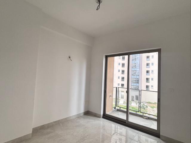 Resale | 3.5 BHK + Pooja Room 2200 Sq.Ft. Apartment in Shalimar Belvedere Court
