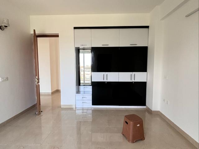 Resale | 3.5 BHK + Pooja Room 2200 Sq.Ft. Apartment in Shalimar Belvedere Court