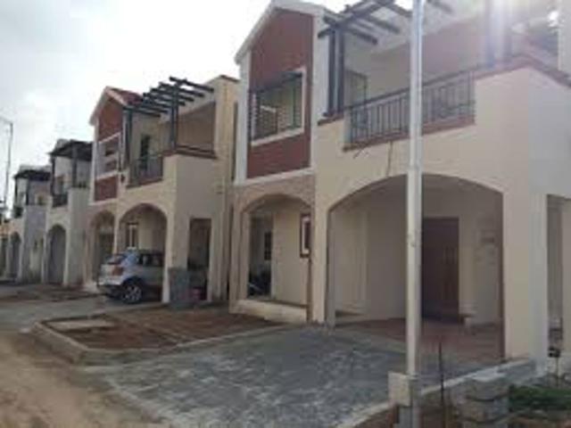 Resale | 3.5 BHK + Pooja Room 2200 Sq.Ft. Villa in Peninsula Prakruthi