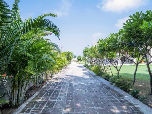 Resale | 3.5 BHK + Pooja Room 2350 Sq.Ft. Apartment in Eldeco Trinity