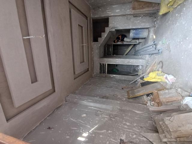 Resale | 3.5 BHK + Pooja Room 50 Sq.Yd. Independent House in Palla