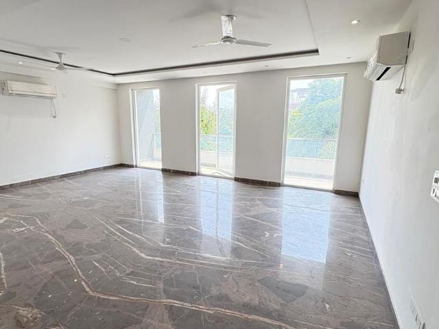 Resale | 3.5 BHK + Prayer Room,Servant Room,Study Room,Extra Room,Store Room 500 Sq.Yd. Villa in Greater Kailash I
