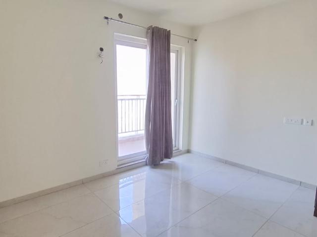 Resale | 3.5 BHK + Servant Room 1095 Sq.Ft. Apartment in Omaxe R2 Gomti Nagar Luck