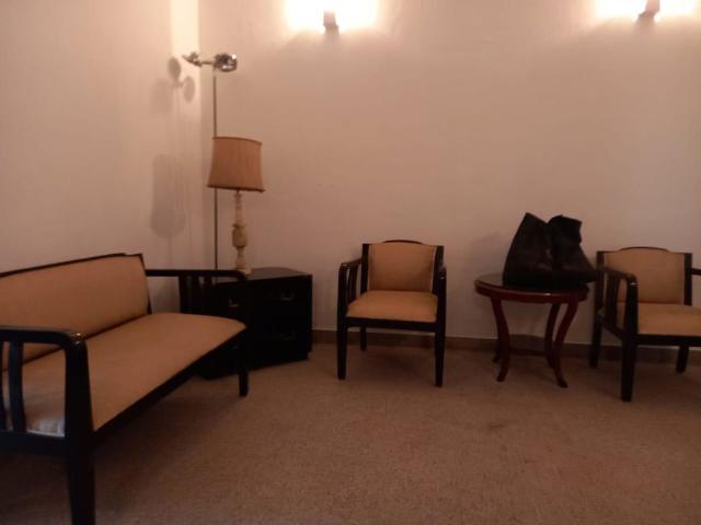 Resale | 3.5 BHK + Servant Room 1350 Sq.Ft. Apartment in Mayur Vihar