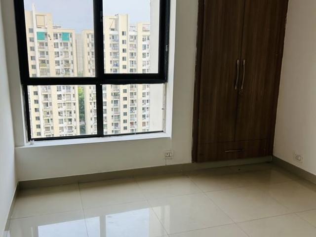 Resale | 3.5 BHK + Servant Room 1545 Sq.Ft. Apartment in Unitech The Residences Gurgaon