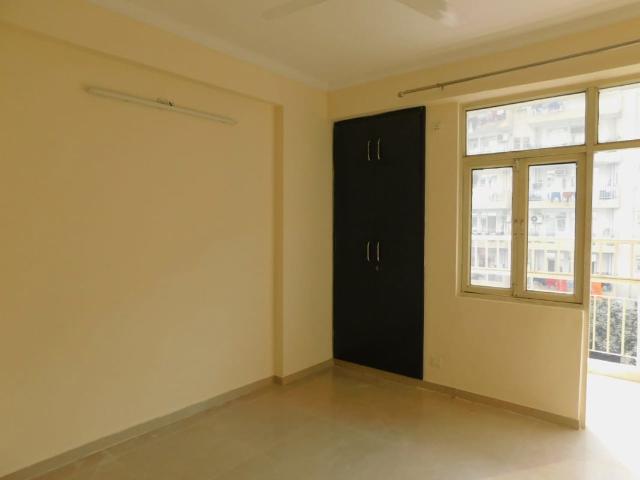 Resale | 3.5 BHK + Servant Room 1590 Sq.Ft. Apartment in SVP Gulmohur Garden