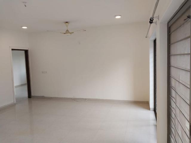 Resale | 3.5 BHK + Servant Room 1500 Sq.Ft. Apartment in Goel Ganga Utopia