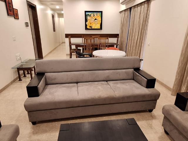 Resale | 3.5 BHK + Servant Room 1500 Sq.Ft. Apartment in Supreme Amadore