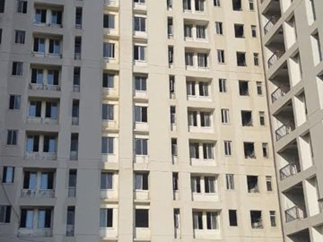 Resale | 3.5 BHK + Servant Room 1640 Sq.Ft. Apartment in Jaypee Kensington Park Apartments